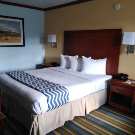 Travelodge By Wyndham Bishop Esterno foto