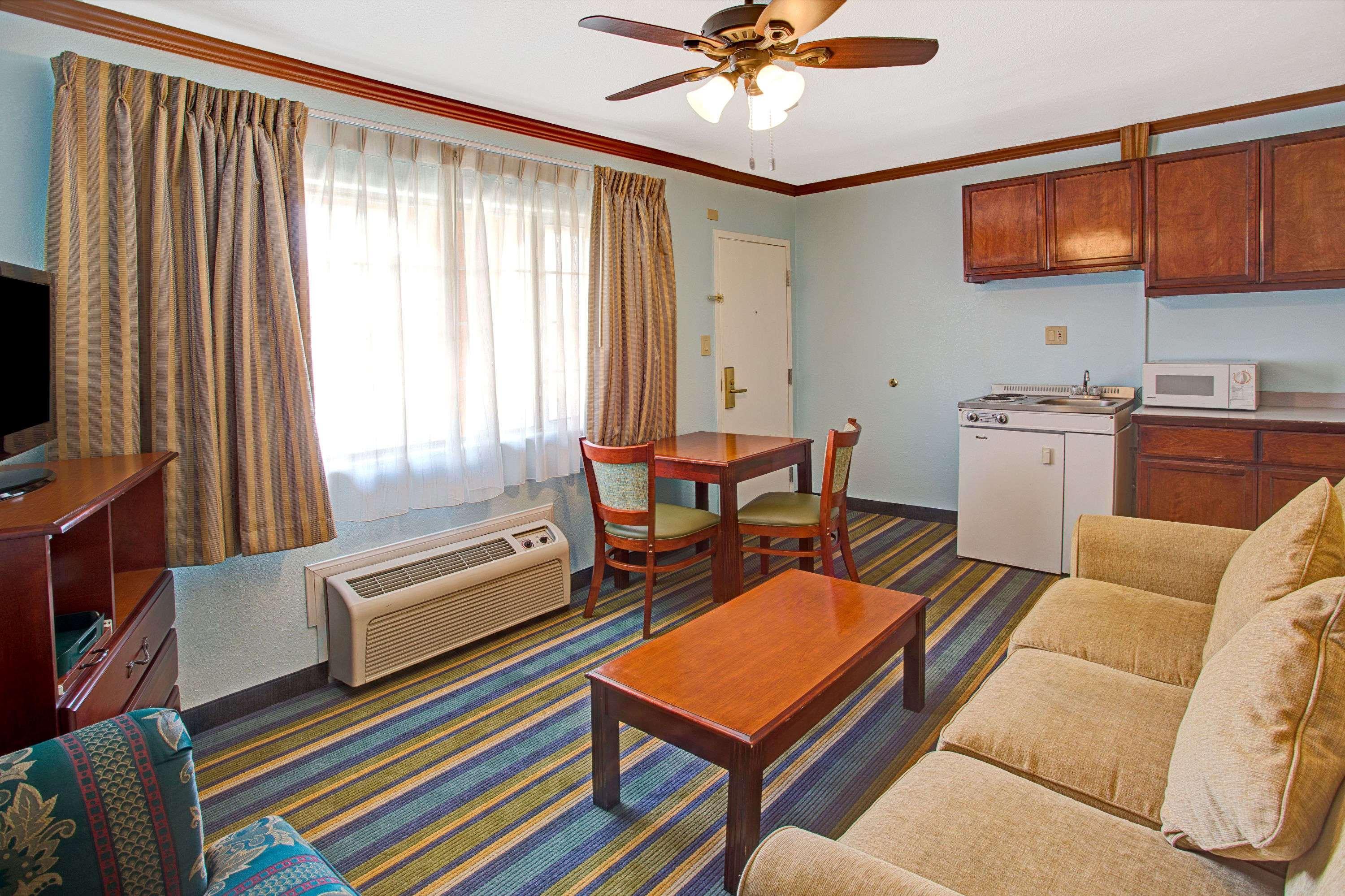 Travelodge By Wyndham Bishop Esterno foto