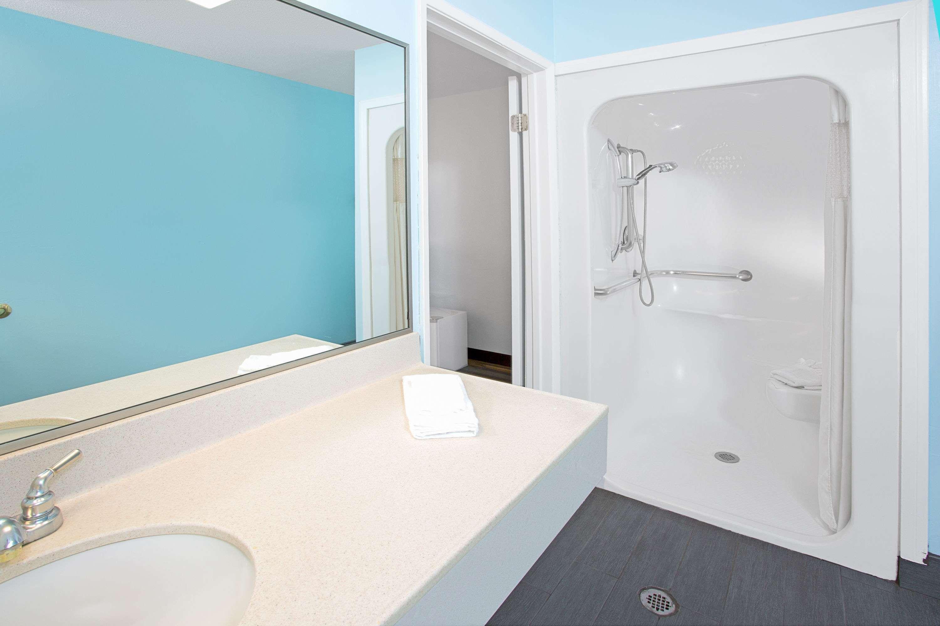 Travelodge By Wyndham Bishop Esterno foto