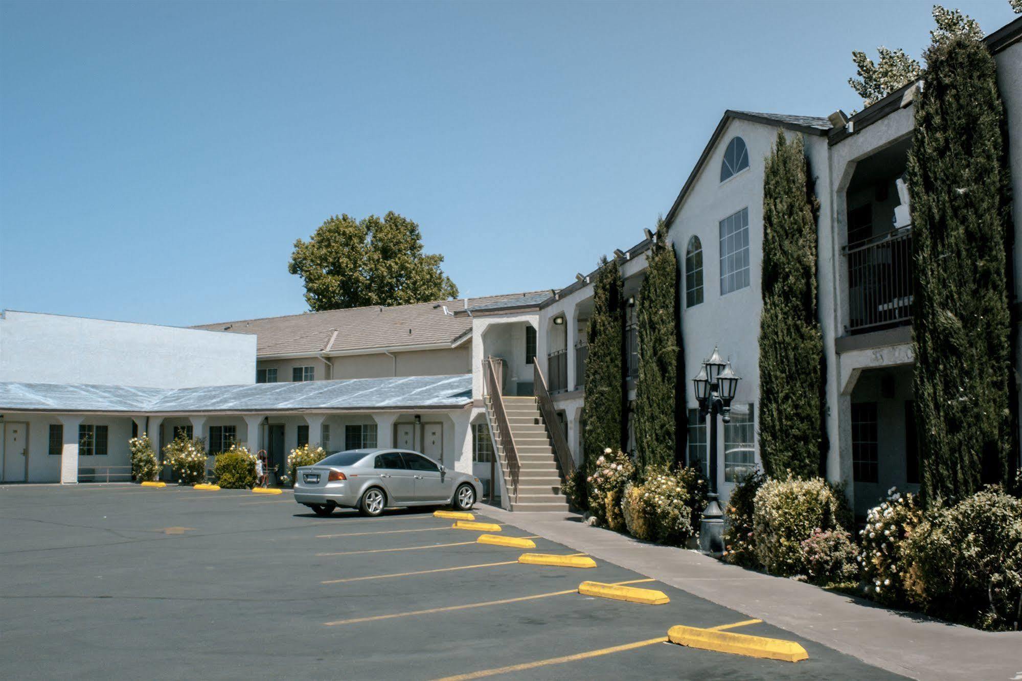 Travelodge By Wyndham Bishop Esterno foto